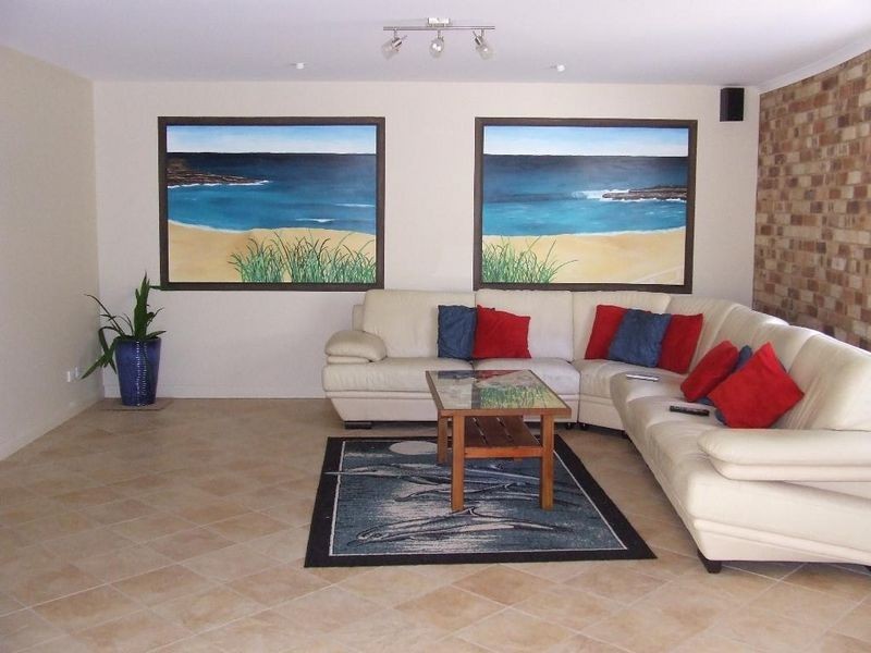 4 Buckland St, Mollymook NSW 2539