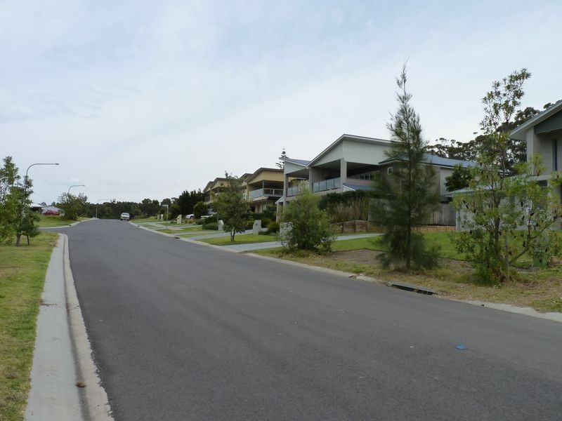 18 Wuru Drive, Burrill Lake NSW 2539