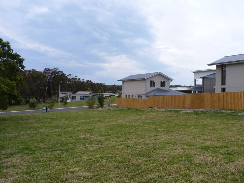 18 Wuru Drive, Burrill Lake NSW 2539