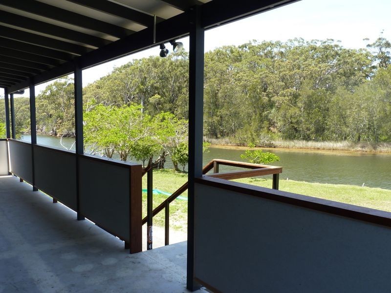 2 Princes Highway, Lake Tabourie NSW 2539