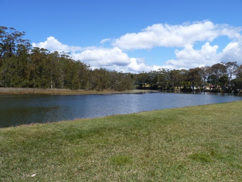 2 Princes Highway, Lake Tabourie NSW 2539