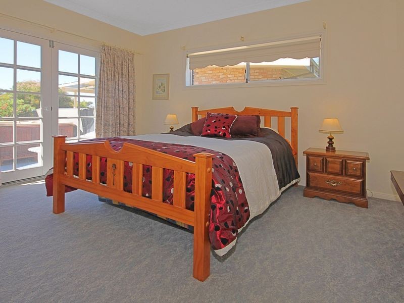 80 Carroll Avenue, Mollymook NSW 2539