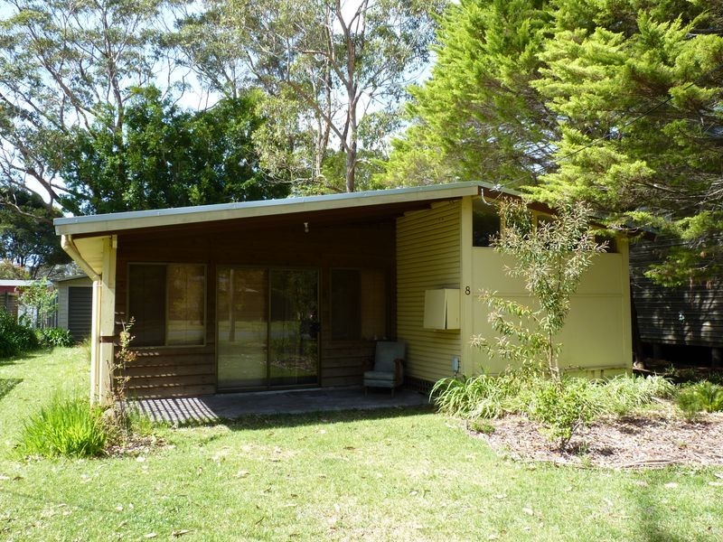 8 Beach Street, Lake Tabourie NSW 2539