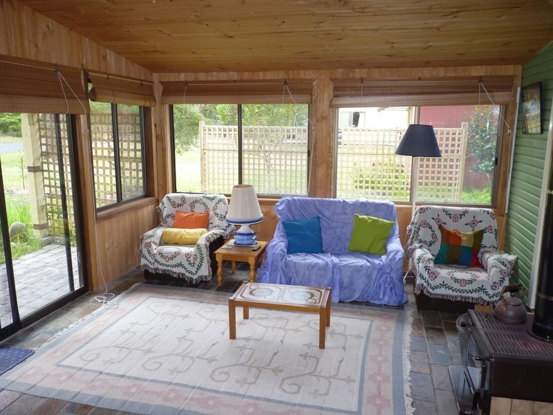 8 Beach Street, Lake Tabourie NSW 2539