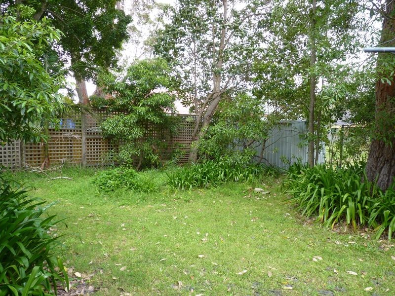 8 Beach Street, Lake Tabourie NSW 2539