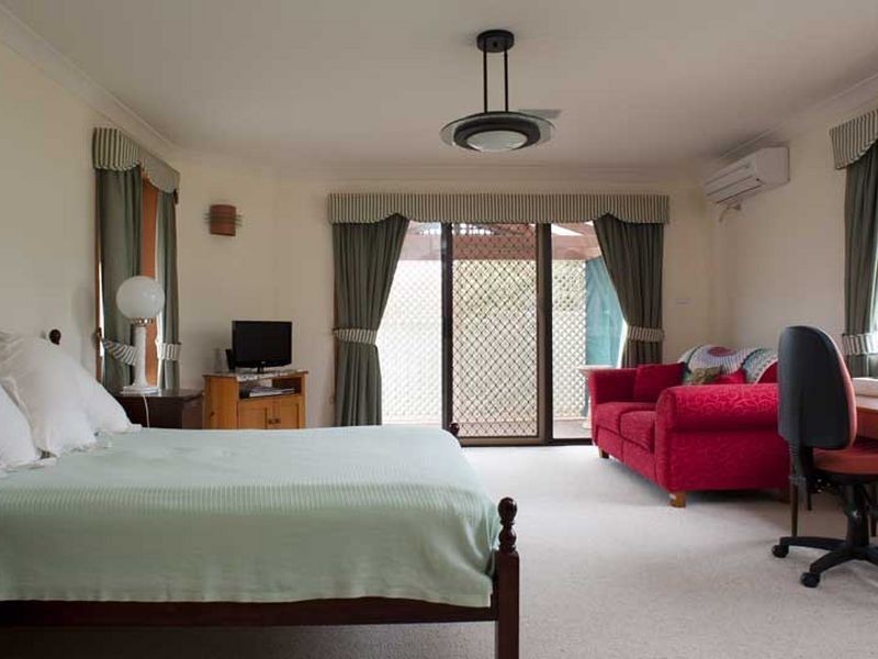 24 Leigh Crescent, Ulladulla NSW 2539