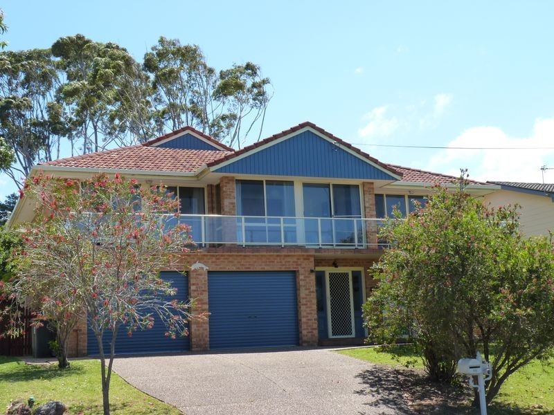 11 Booth Avenue, Narrawallee NSW 2539