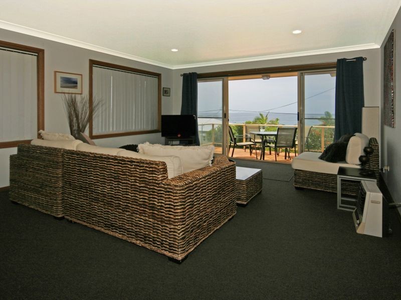 11 Booth Avenue, Narrawallee NSW 2539