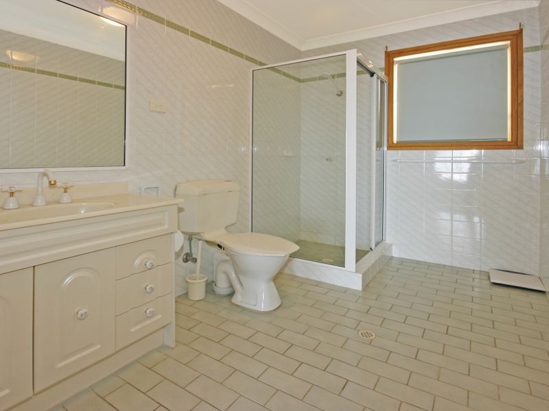 11 Booth Avenue, Narrawallee NSW 2539