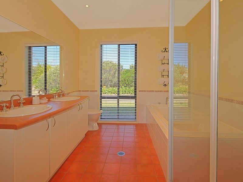 24 Hobbs Lane, Milton NSW 2538