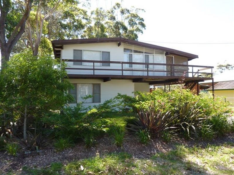 1 Parkinson St, Narrawallee NSW 2539