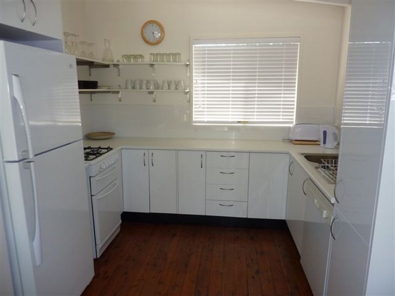 1 Parkinson St, Narrawallee NSW 2539
