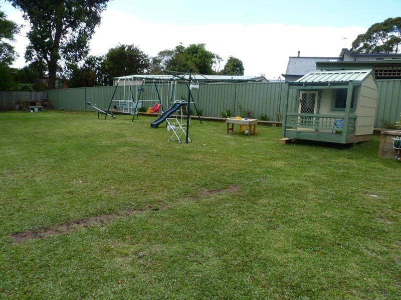 20 Woodlawn Avenue, Burrill Lake NSW 2539