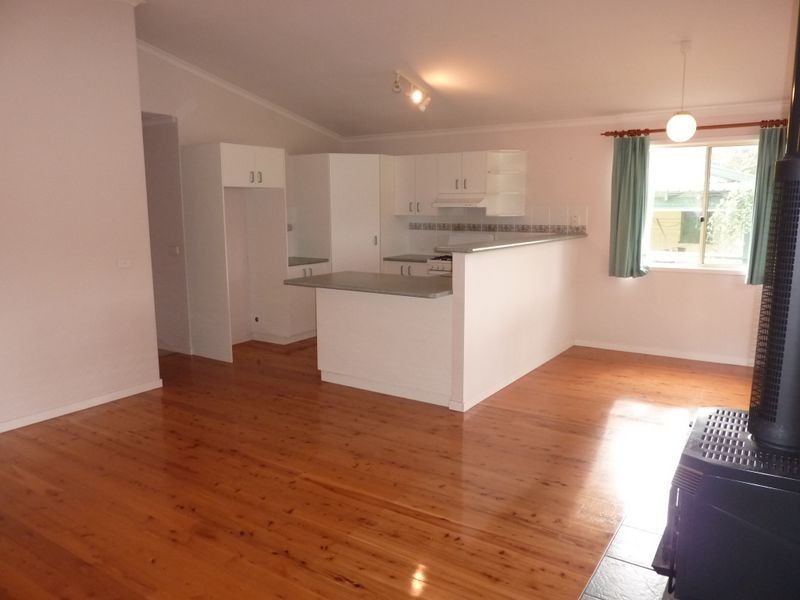 28 Princes Highway, Lake Tabourie NSW 2539