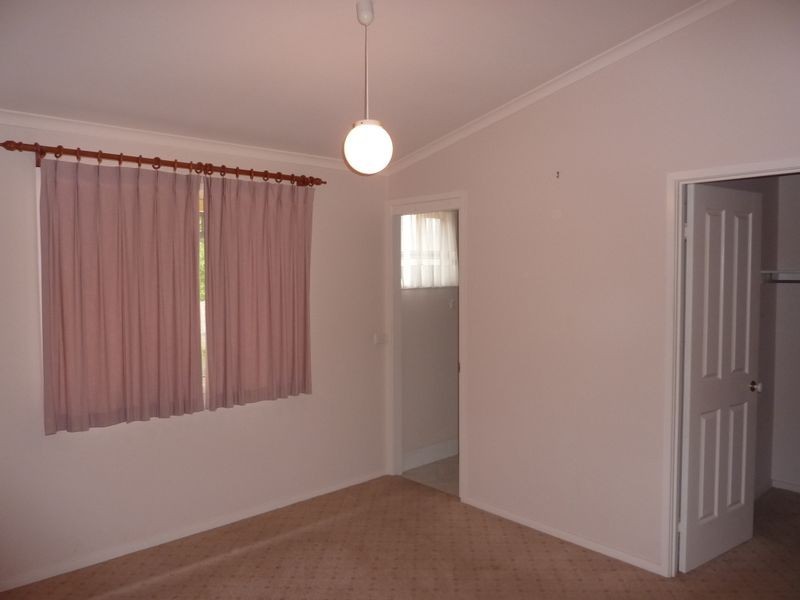 28 Princes Highway, Lake Tabourie NSW 2539