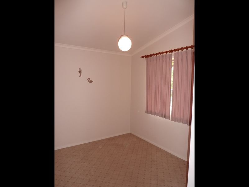 28 Princes Highway, Lake Tabourie NSW 2539