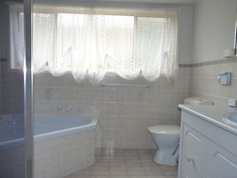 2 Plateau Place, Mollymook NSW 2539