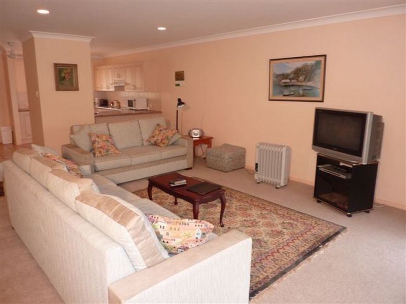 4/5 Murramerang St, Mollymook NSW 2539