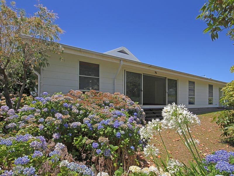 63 Bannister Head Road, Mollymook NSW 2539
