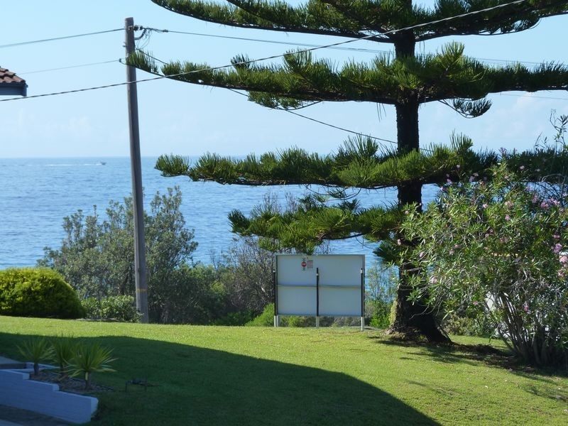 77 Donlan Road, Mollymook NSW 2539