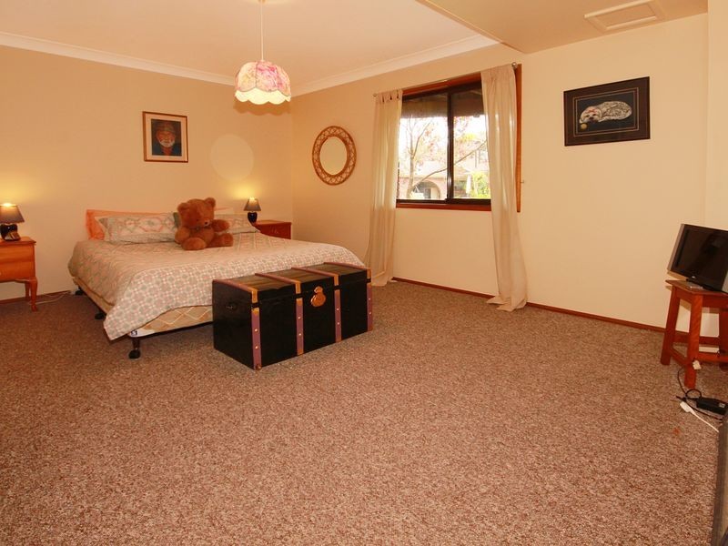 12 Honeysuckle Close, Burrill Lake NSW 2539