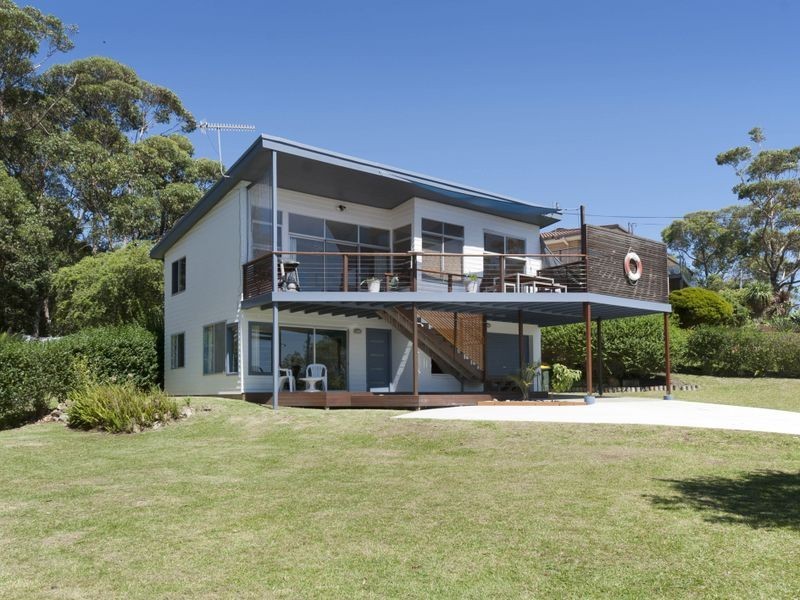 7 Surfers Avenue, Narrawallee NSW 2539