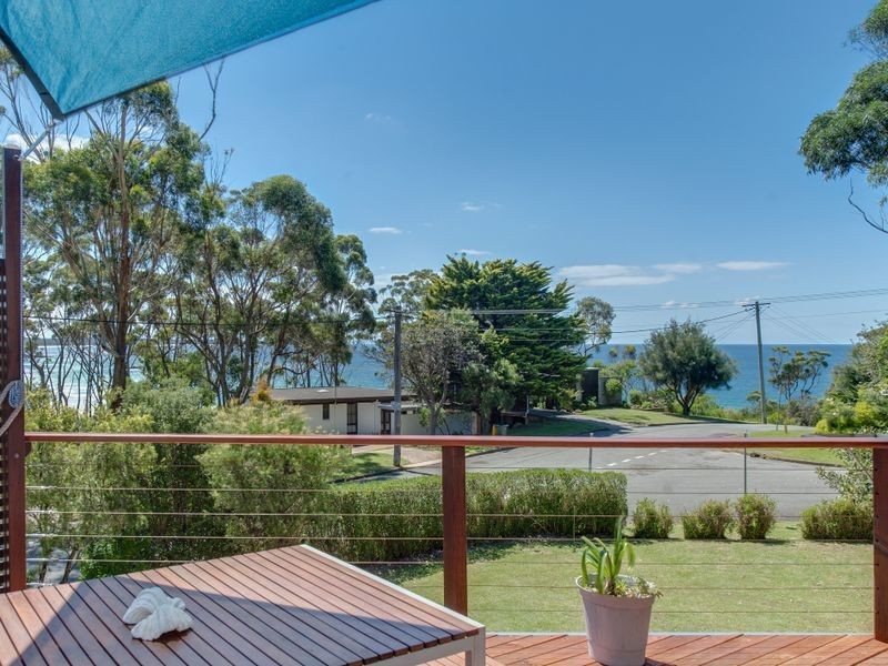 7 Surfers Avenue, Narrawallee NSW 2539