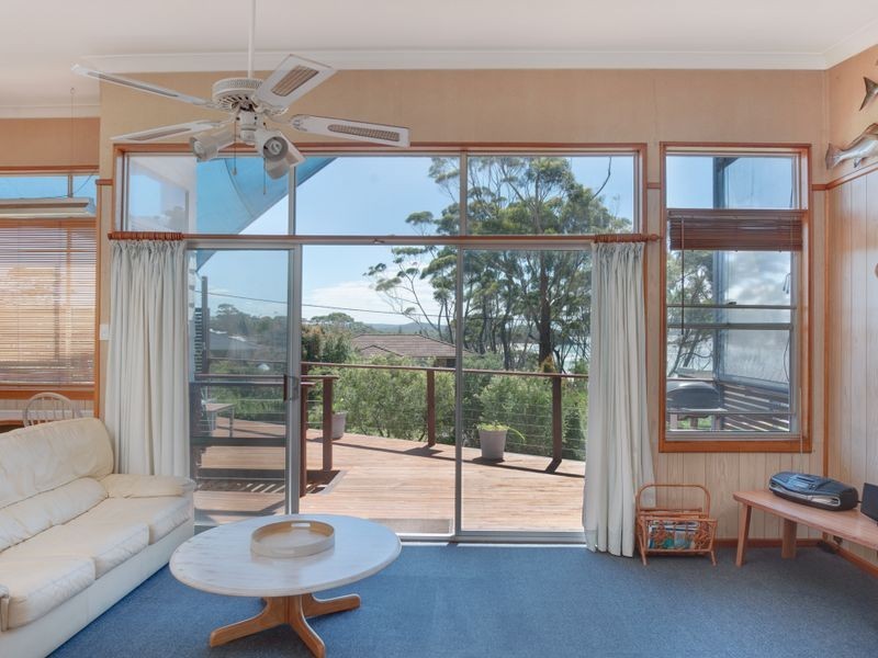 7 Surfers Avenue, Narrawallee NSW 2539