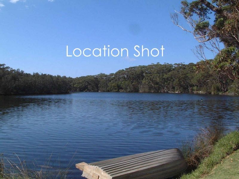 33 River Road, Lake Tabourie NSW 2539