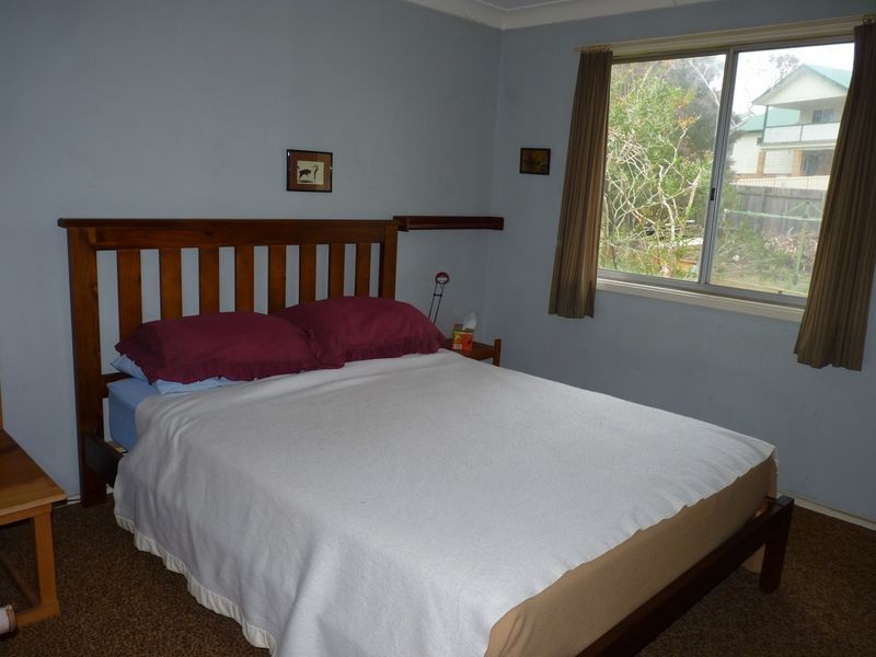 33 River Road, Lake Tabourie NSW 2539