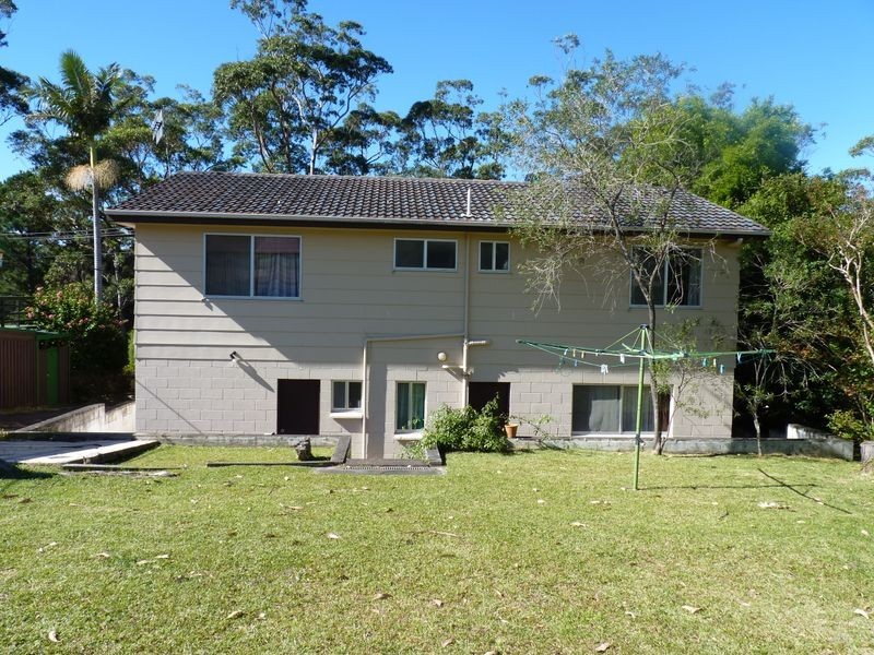 33 River Road, Lake Tabourie NSW 2539