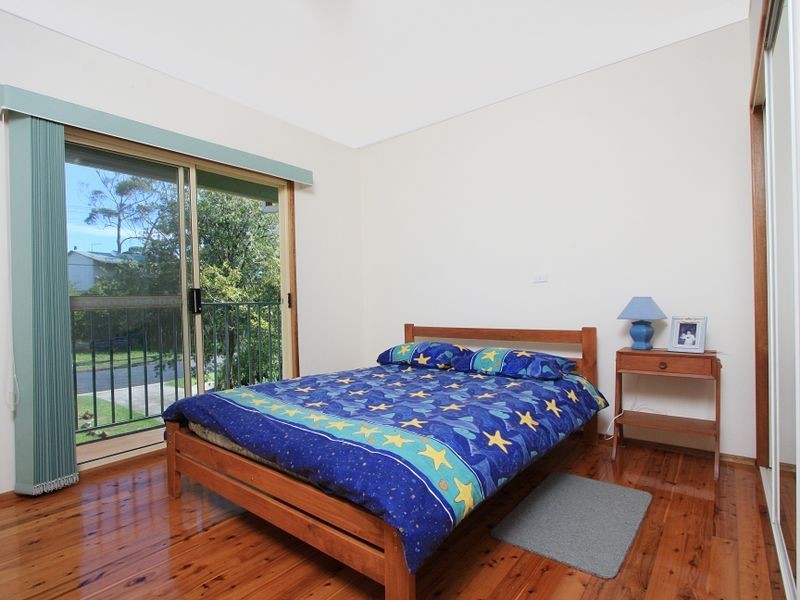 33 Mercury Drive, Lake Tabourie NSW 2539