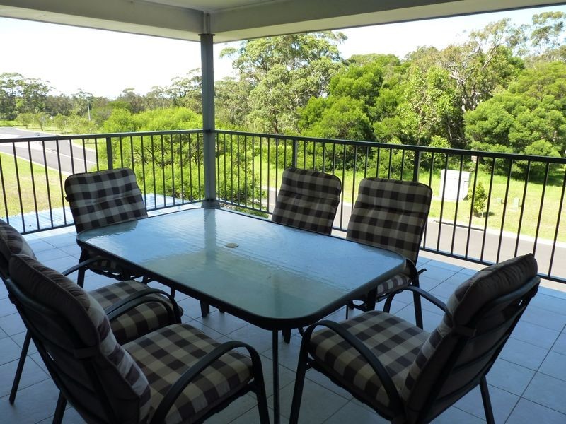 1/8-10 Wuru Drive, Burrill Lake NSW 2539