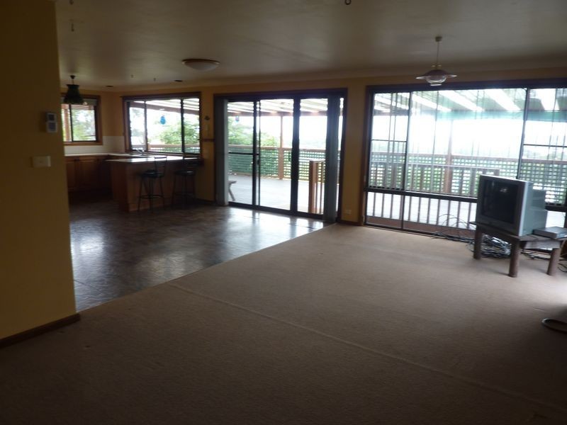 9 Canberra Cres, Burrill Lake NSW 2539