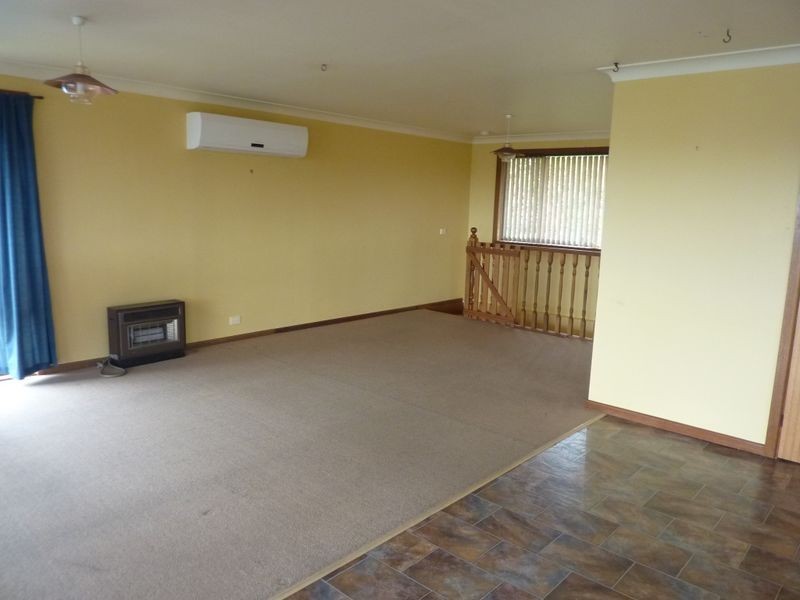 9 Canberra Cres, Burrill Lake NSW 2539