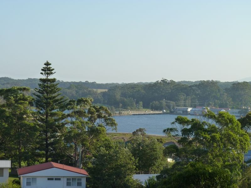 102 Canberra Crescent, Burrill Lake NSW 2539