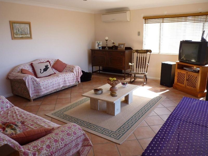 42 Seaview St, Mollymook NSW 2539