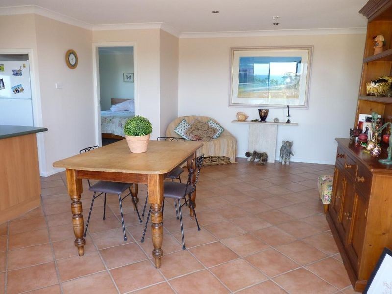 42 Seaview St, Mollymook NSW 2539