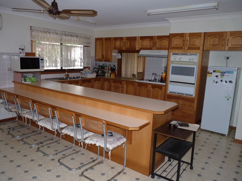 11 Torquay Drive, Lake Tabourie NSW 2539