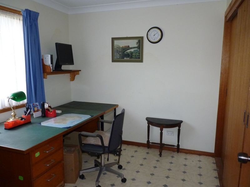 11 Torquay Drive, Lake Tabourie NSW 2539