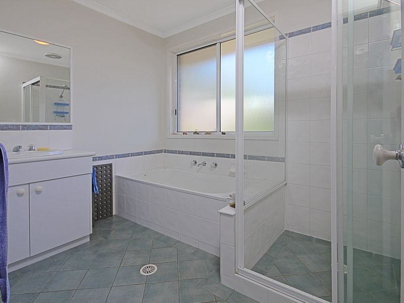 37 Leo Drive, Narrawallee NSW 2539