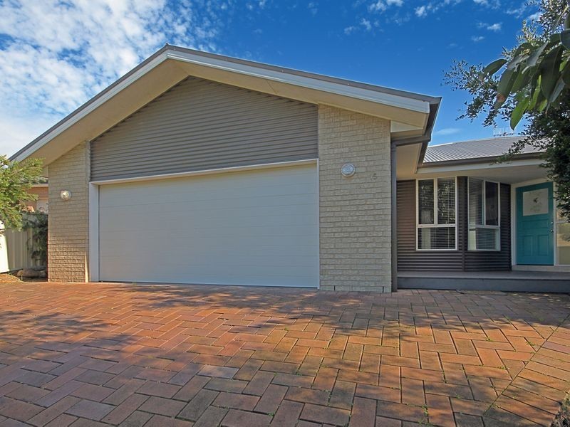 15 Mison Circuit, Mollymook NSW 2539