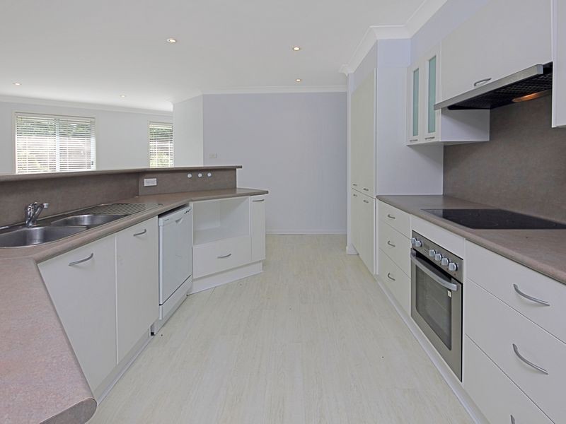 15 Mison Circuit, Mollymook NSW 2539