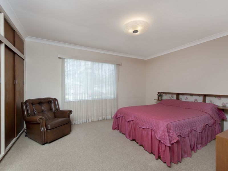 3 Oak Avenue, Lake Tabourie NSW 2539