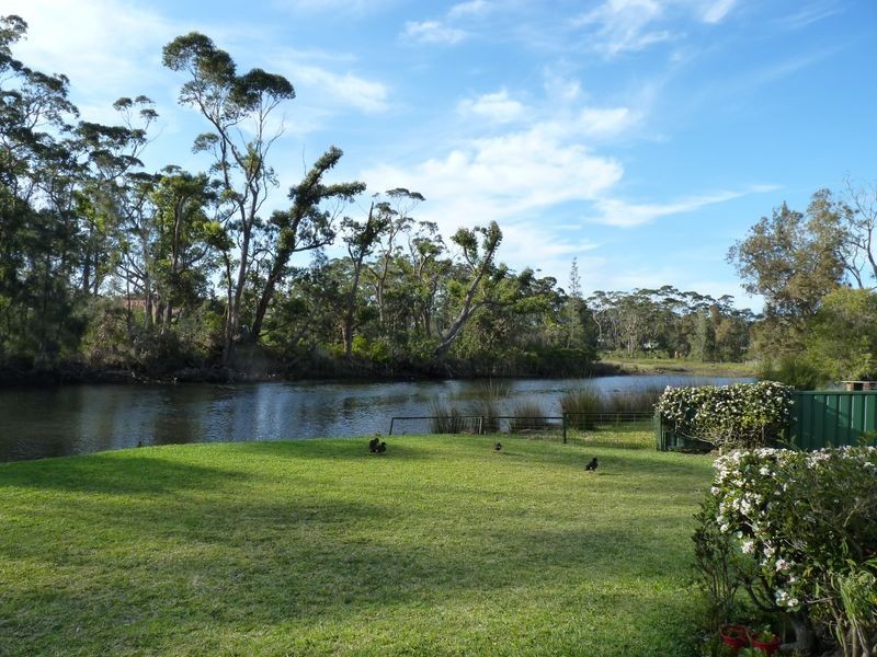 3 Oak Avenue, Lake Tabourie NSW 2539