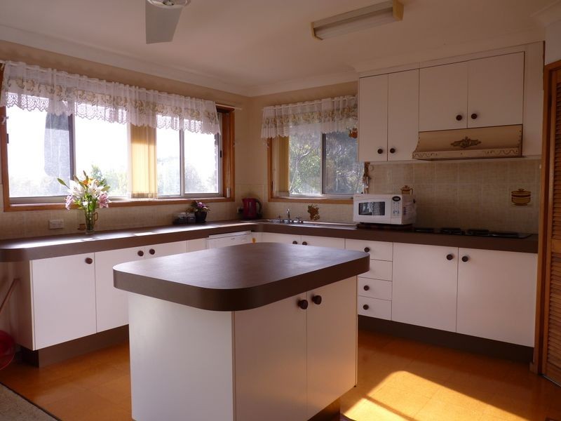 8 Clissold Street, Mollymook NSW 2539