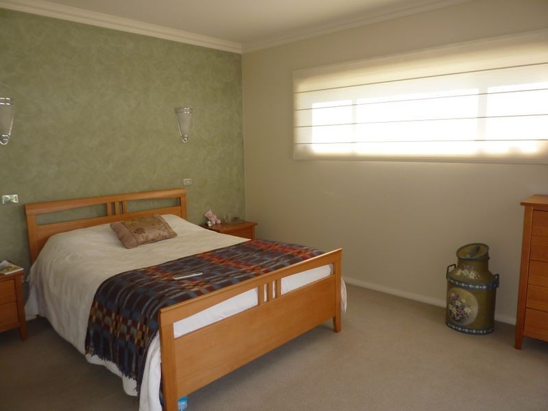 14 Yarrawonga Dr, Mollymook NSW 2539