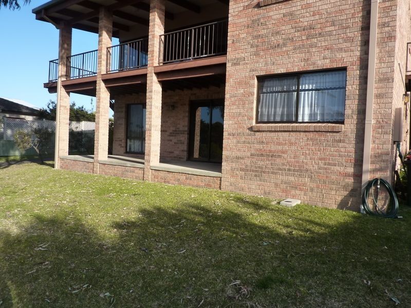 2B Wallace St, Mollymook NSW 2539