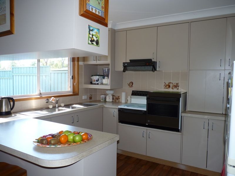 10 Wyoming Ave, Burrill Lake NSW 2539