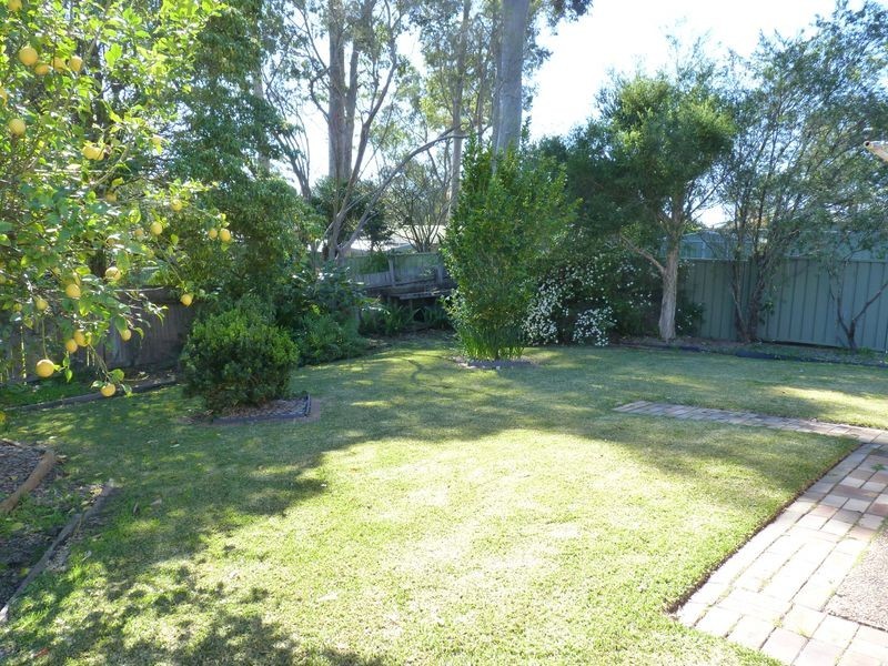 10 Wyoming Ave, Burrill Lake NSW 2539